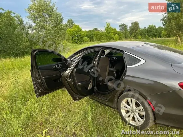 2015 Chrysler 200, VIN 1C3CCCAB7FN666679, nr rej. СА7710ІТ — zdjęcie 4 (autoria)