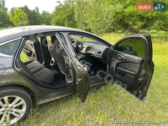 2015 Chrysler 200, VIN 1C3CCCAB7FN666679, nr rej. СА7710ІТ — zdjęcie 9 (autoria)