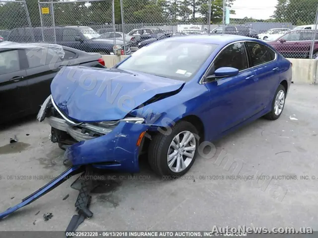 2015 Chrysler 200 — zdjęcie 2 (iaai)