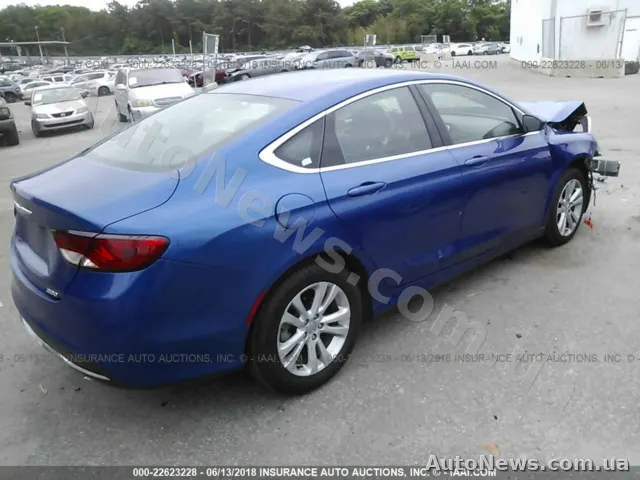 2015 Chrysler 200 — zdjęcie 4 (iaai)