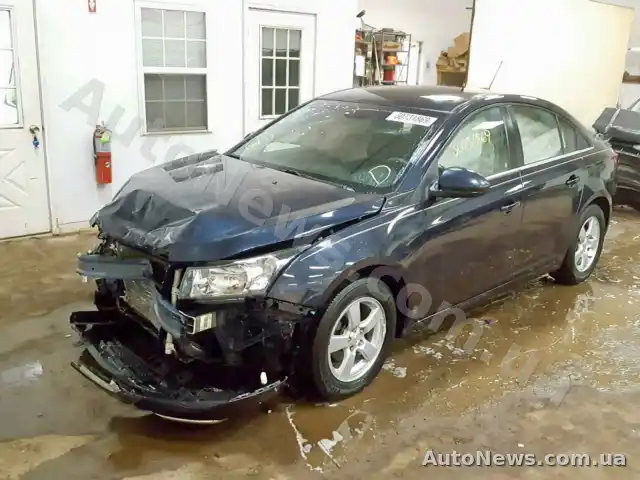 2016 Chevrolet Cruze, VIN 1G1PE5SB0G7205758 — zdjęcie 2 (copart)