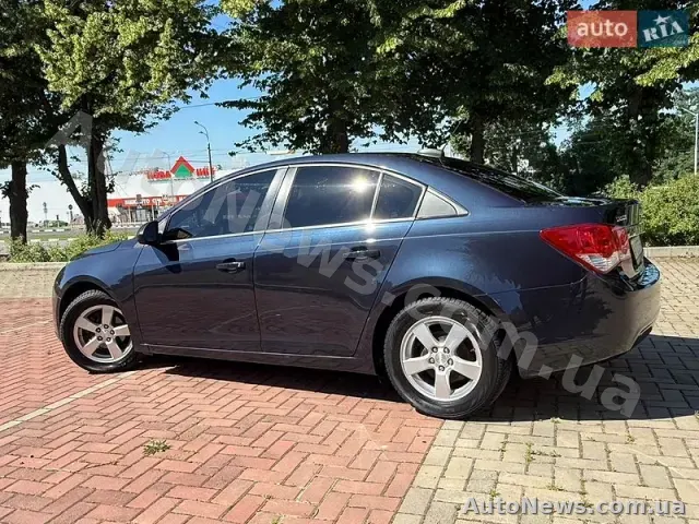 2016 Chevrolet Cruze, VIN 1G1PE5SB0G7205758 — zdjęcie 10 (autoria)