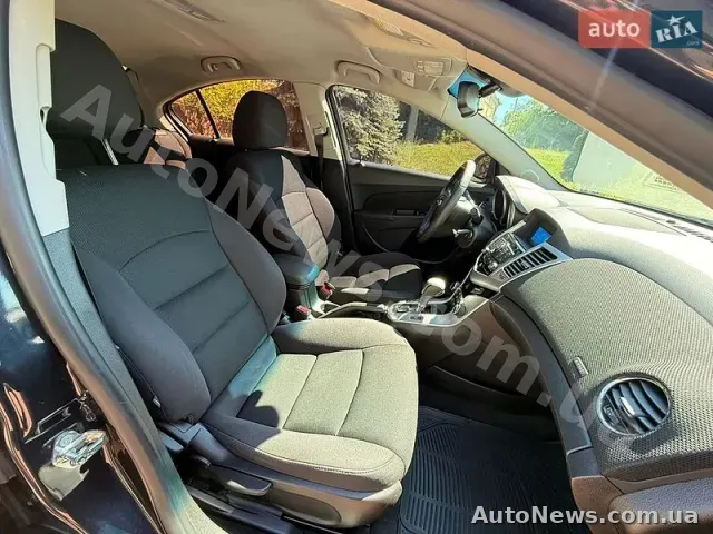 2016 Chevrolet Cruze, VIN 1G1PE5SB0G7205758 — zdjęcie 29 (autoria)
