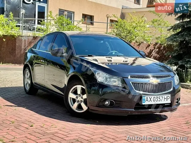 2016 Chevrolet Cruze, VIN 1G1PE5SB0G7205758 — zdjęcie 4 (autoria)