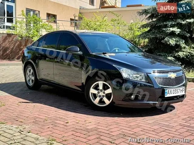 2016 Chevrolet Cruze, VIN 1G1PE5SB0G7205758 — zdjęcie 5 (autoria)