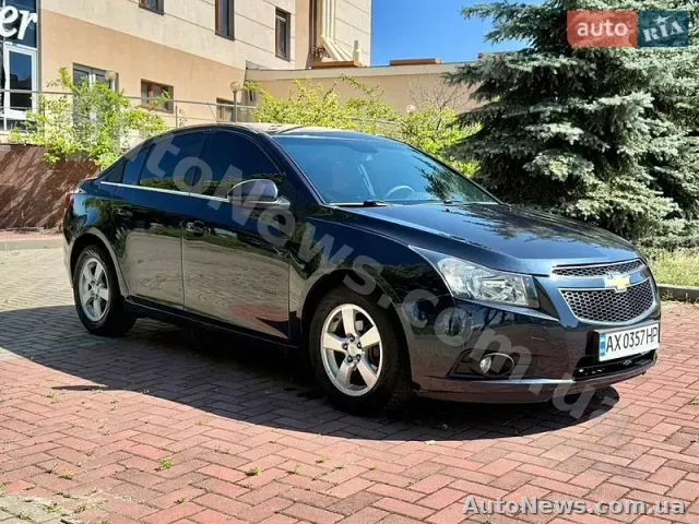 2016 Chevrolet Cruze, VIN 1G1PE5SB0G7205758 — zdjęcie 6 (autoria)