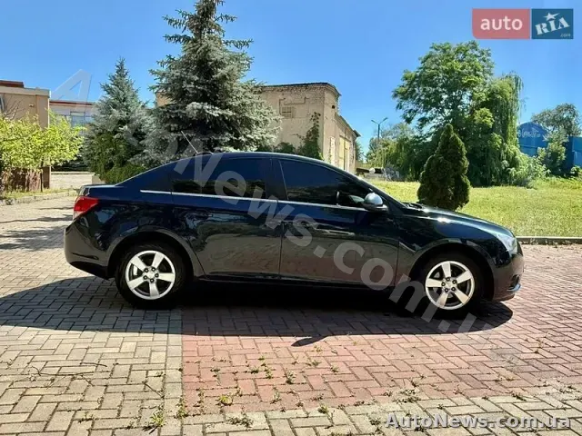 2016 Chevrolet Cruze, VIN 1G1PE5SB0G7205758 — zdjęcie 9 (autoria)