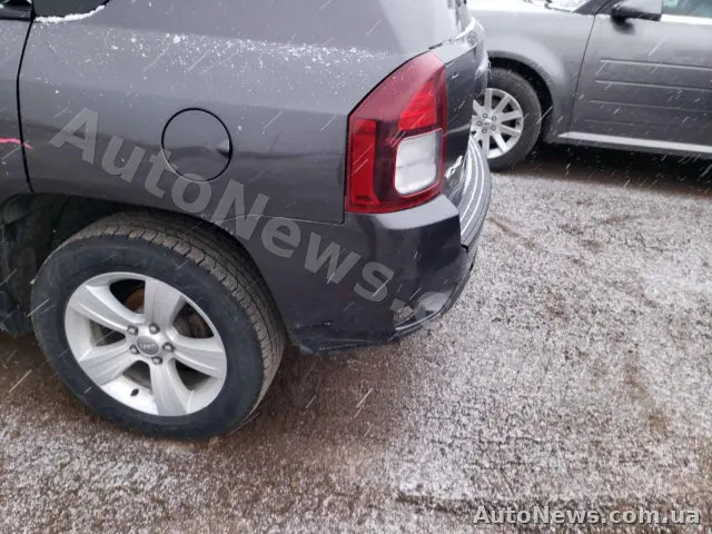 2016 Jeep Compass — photo 9 (copart)