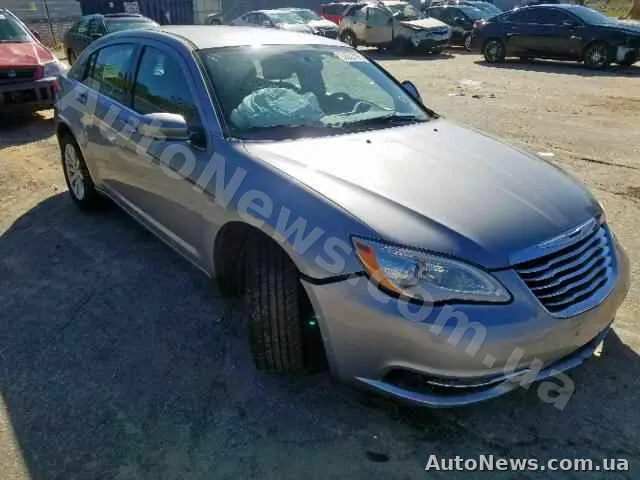 2014 Chrysler 200 Tourin — photo 1 (copart)