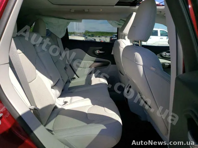 2019 Jeep Cherokee — photo 10 (copart)