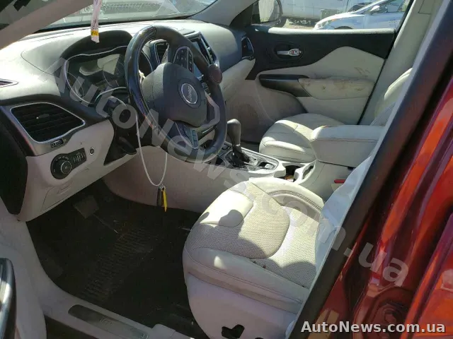 2019 Jeep Cherokee — photo 7 (copart)
