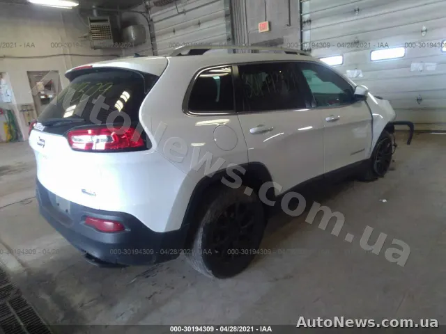 2016 Jeep Cherokee — фото 4 (iaai)