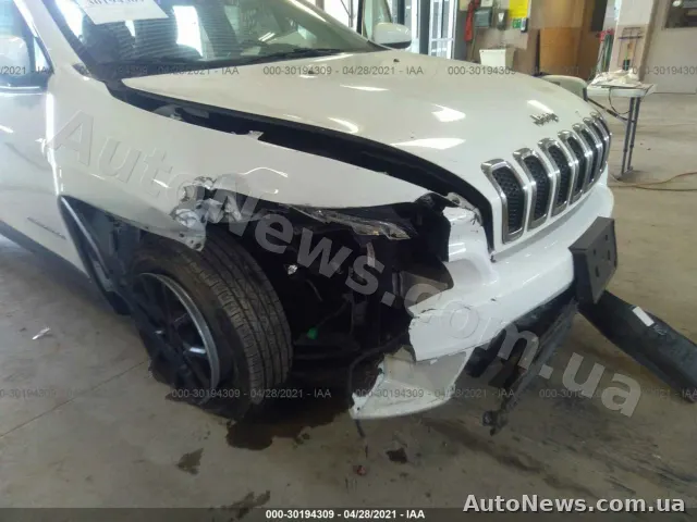 2016 Jeep Cherokee — фото 6 (iaai)