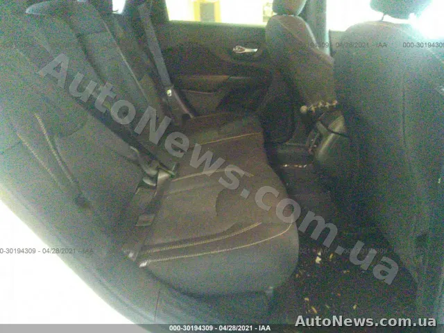 2016 Jeep Cherokee — фото 8 (iaai)