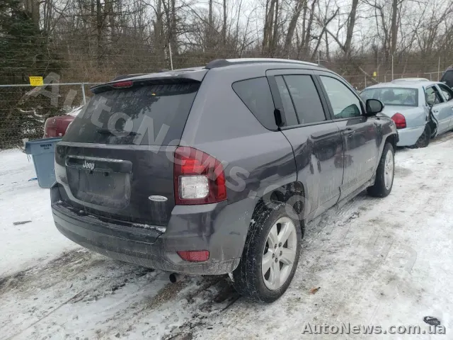 2017 Jeep Compass — photo 4 (copart)