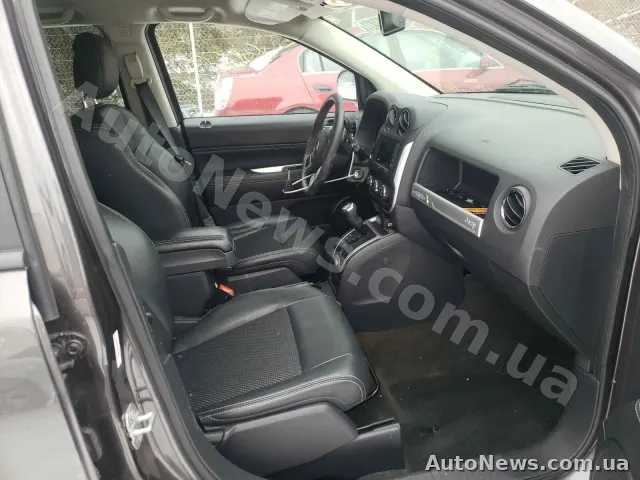 2017 Jeep Compass — photo 5 (copart)