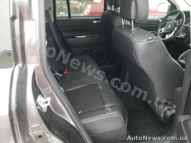 2017 Jeep Compass — photo 6 (copart)
