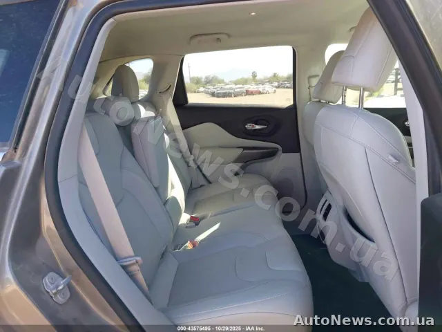 2021 Jeep Cherokee, VIN 1C4PJLMX9MD207862, nr rej. СВ4344СЕ — zdjęcie 8 (iaai)