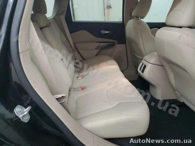 2019 Jeep Grand Cher — photo 11 (copart)
