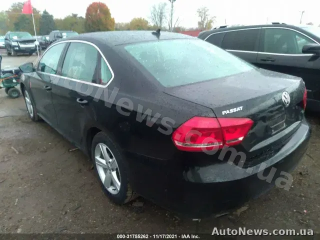 2012 Volkswagen Passat, VIN 1VWBP7A38CC095543, госномер КА1030СХ — фото 3 (iaai)