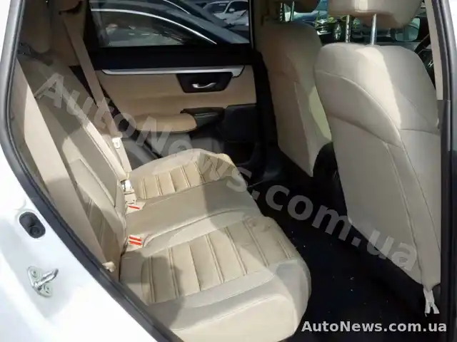 2017 Honda CR-V LX, VIN 2HKRW5H35HH402404, держномер АЕ1005РВ — фото 6 (copart)