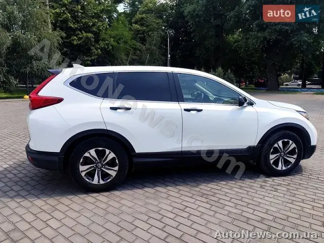 2017 Honda CR-V LX, VIN 2HKRW5H35HH402404, plate АЕ1005РВ — photo 1 (autoria)