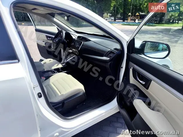 2017 Honda CR-V LX, VIN 2HKRW5H35HH402404, plate АЕ1005РВ — photo 13 (autoria)