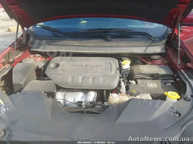 2020 Jeep Cherokee — photo 10 (iaai)