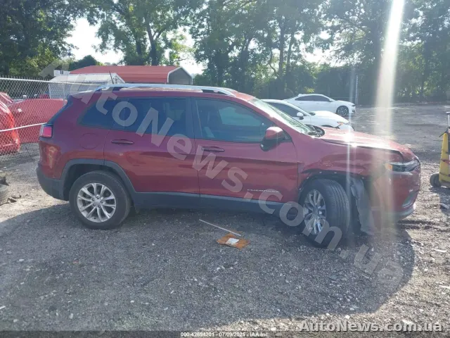 2020 Jeep Cherokee — photo 13 (iaai)