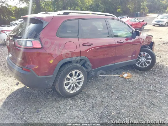 2020 Jeep Cherokee — photo 4 (iaai)