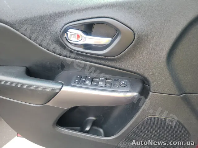 2020 Jeep Cherokee — photo 18 (manheim)