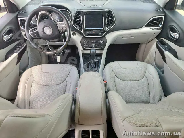2019 Jeep Cherokee — photo 8 (copart)