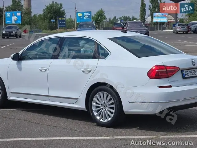 2016 Volkswagen Passat, VIN 1VWBT7A31GC012486 — фото 11 (autoria)