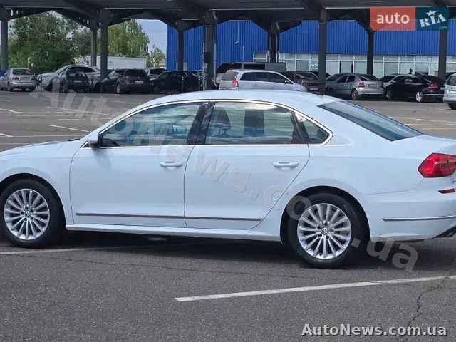 2016 Volkswagen Passat, VIN 1VWBT7A31GC012486 — фото 12 (autoria)