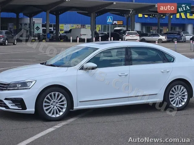 2016 Volkswagen Passat, VIN 1VWBT7A31GC012486 — фото 14 (autoria)