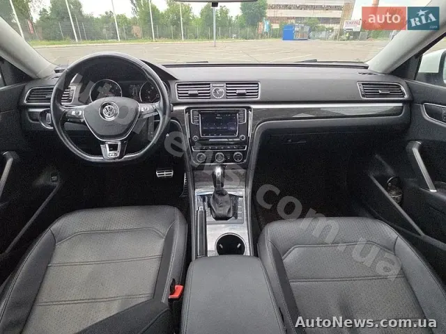 2016 Volkswagen Passat, VIN 1VWBT7A31GC012486 — фото 18 (autoria)