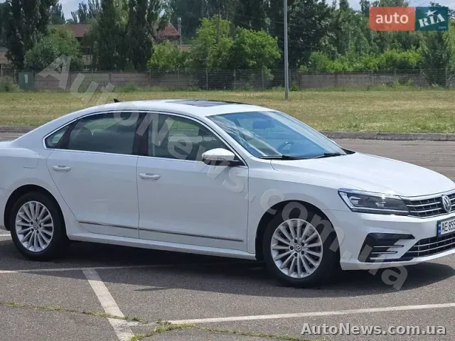 2016 Volkswagen Passat, VIN 1VWBT7A31GC012486 — фото 4 (autoria)