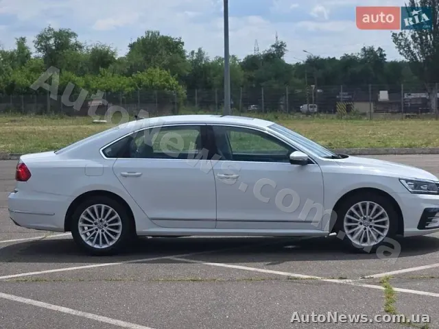 2016 Volkswagen Passat, VIN 1VWBT7A31GC012486 — фото 5 (autoria)