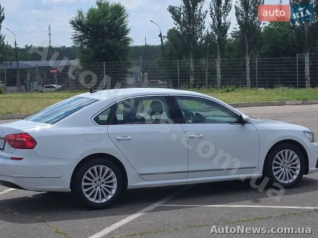 2016 Volkswagen Passat, VIN 1VWBT7A31GC012486 — фото 6 (autoria)