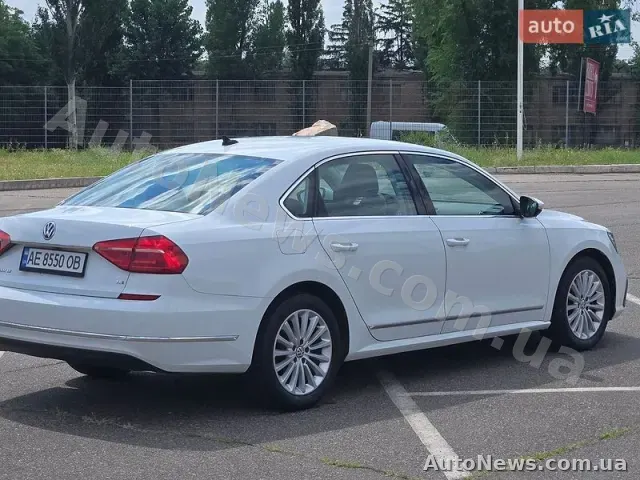 2016 Volkswagen Passat, VIN 1VWBT7A31GC012486 — фото 7 (autoria)