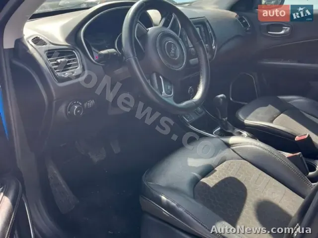 2018 Jeep Compass, VIN 3C4NJCBB6JT471450 — photo 8 (autoria)
