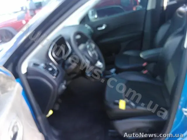 2018 Jeep Compass, VIN 3C4NJCBB6JT471450 — photo 3 (manheim)