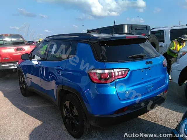 2018 Jeep Compass, VIN 3C4NJCBB6JT471450 — photo 8 (manheim)