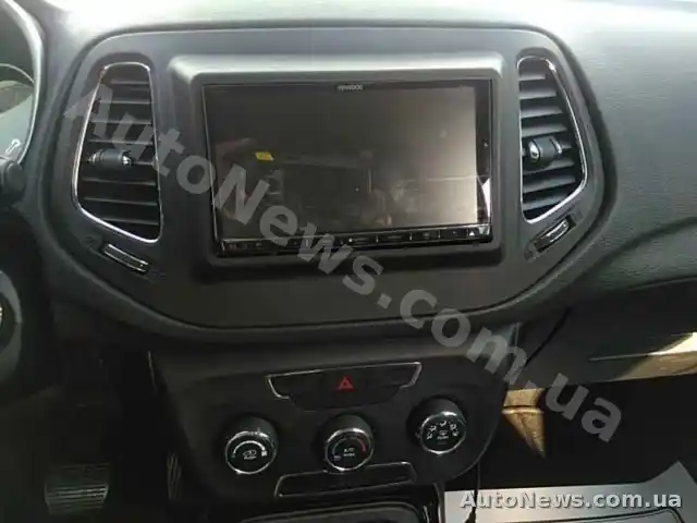 2018 Jeep Compass, VIN 3C4NJCBB6JT471450 — фото 8 (manheim)
