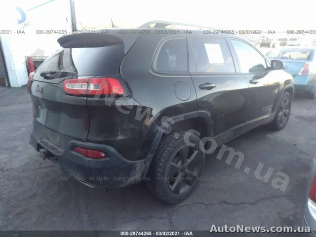 2016 Jeep Cherokee — photo 4 (iaai)
