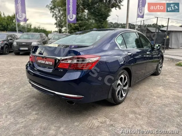 2016 Honda Accord, VIN 1HGCR3F02HA012055, nr rej. КА8562КТ — zdjęcie 5 (autoria)