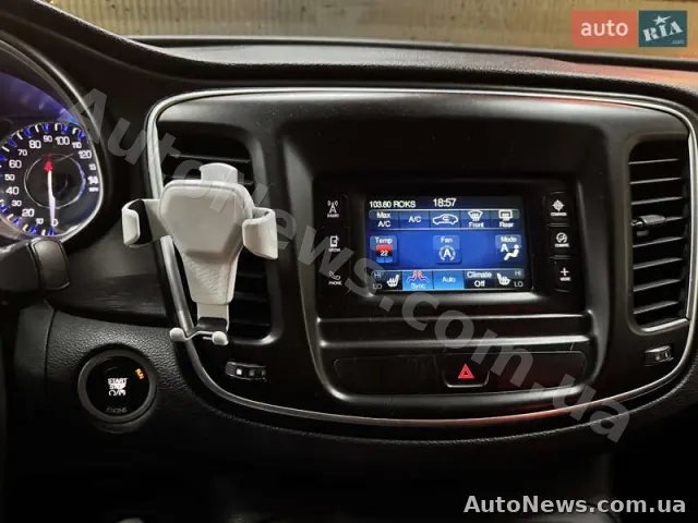 2015 Chrysler 200 — zdjęcie 23 (autoria)