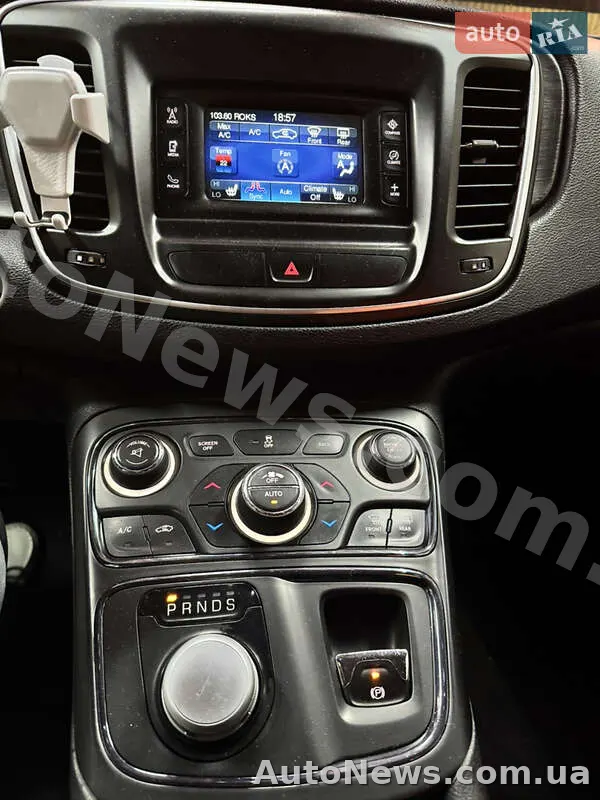 2015 Chrysler 200 — zdjęcie 24 (autoria)