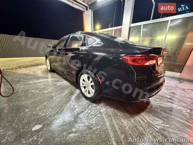 2015 Chrysler 200 — zdjęcie 4 (autoria)