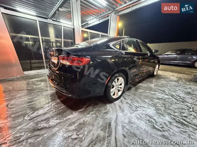 2015 Chrysler 200 — zdjęcie 6 (autoria)